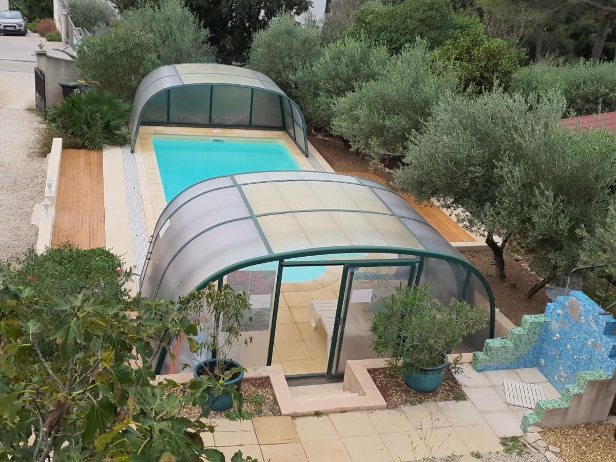 Villa Des Masques Aubais Экстерьер фото
