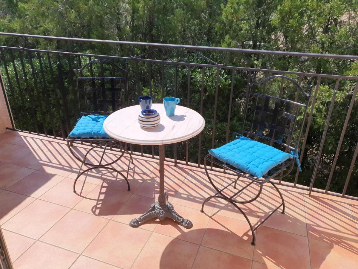 Villa Des Masques Aubais Номер фото
