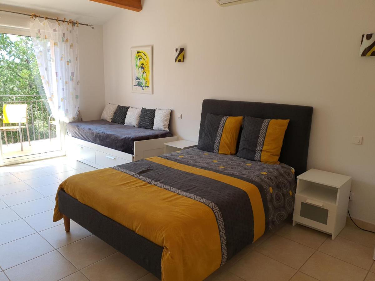 Villa Des Masques Aubais Экстерьер фото